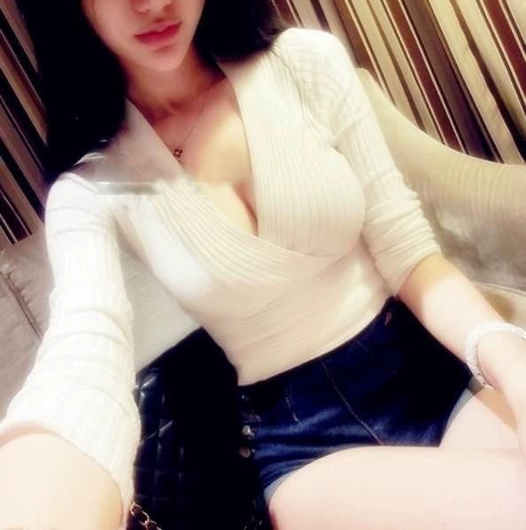 Elegant and Beautiful Cross V-neck Sneaky Design Top Sweater