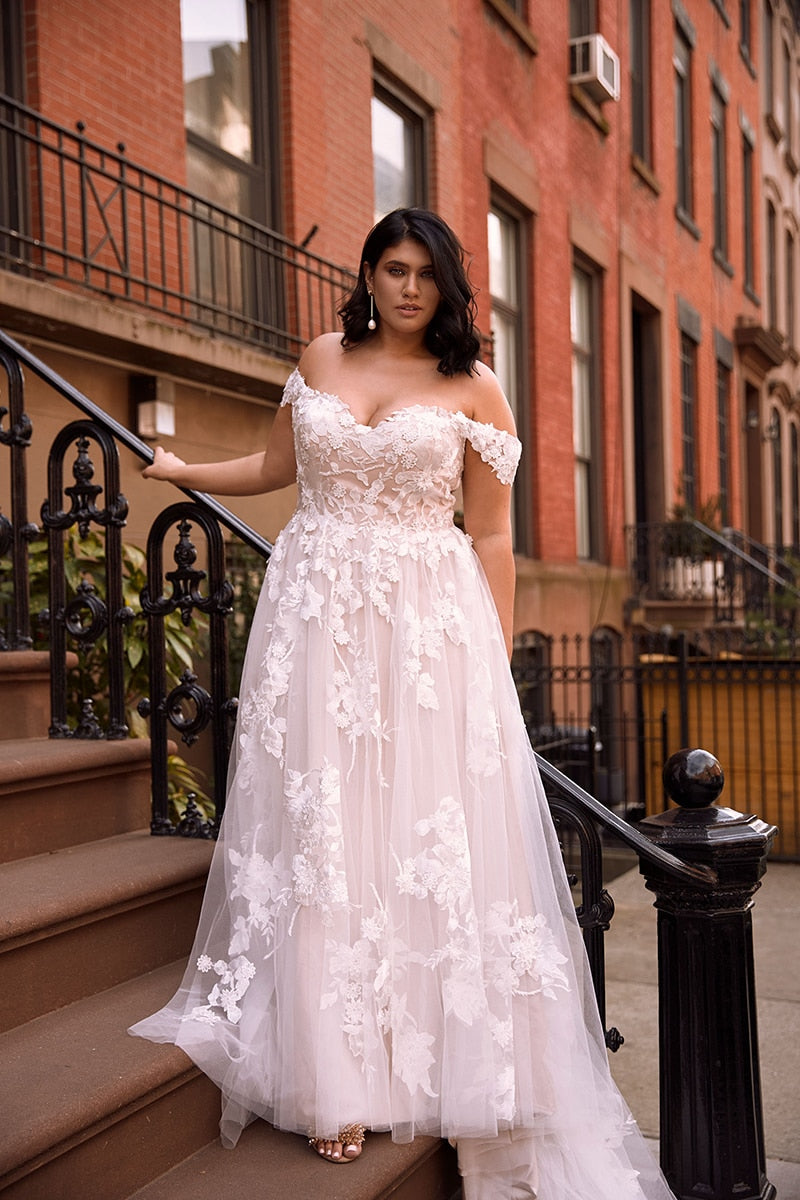 Plus Size Off the Shoulder Wedding Dresses Sweetheart Lace A-line Flowers Bridal Wedding Dress