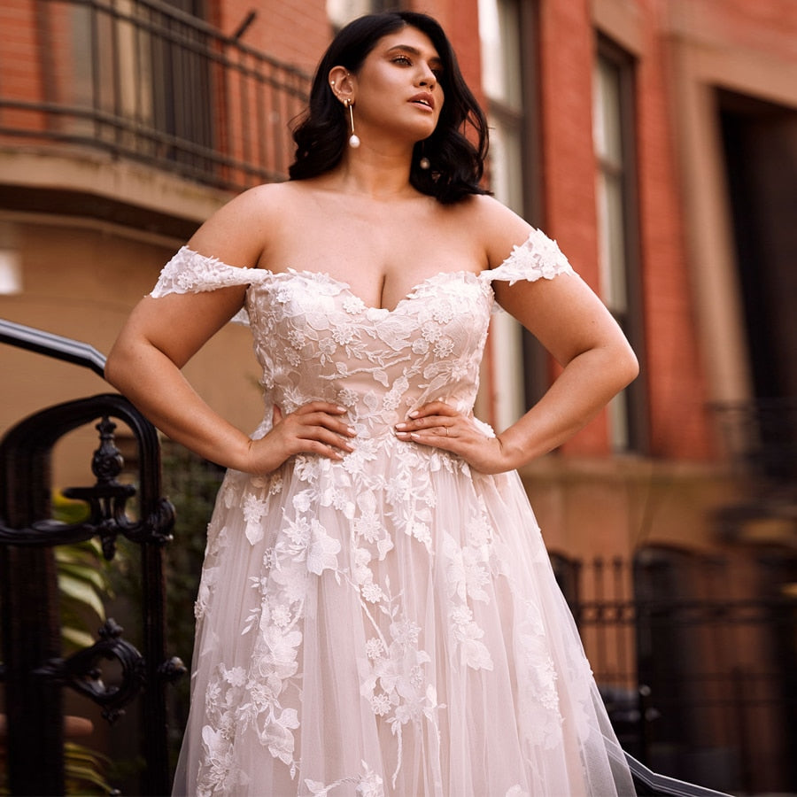 Plus Size Off the Shoulder Wedding Dresses Sweetheart Lace A-line Flowers Bridal Wedding Dress