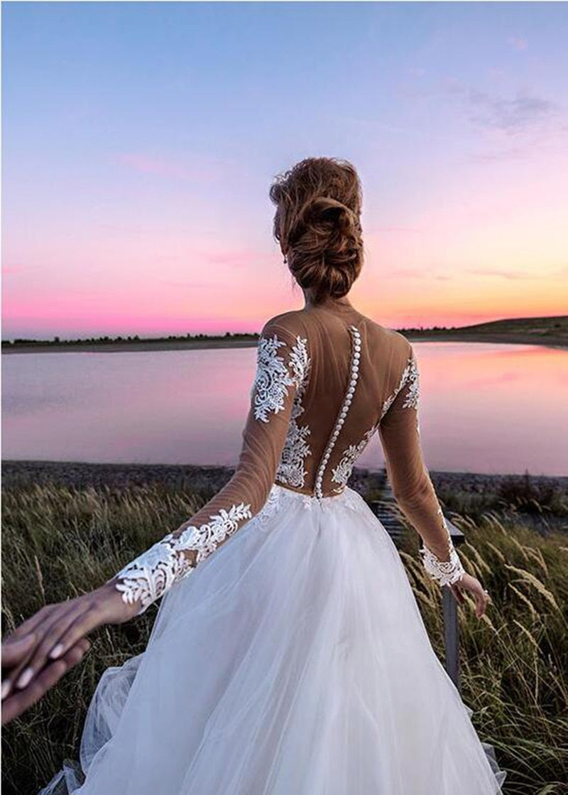 Boho Wedding Dress 2021 Modern Lace Appliques Long Sleeves Beach Bride Dress Illusion Back Tulle Princess Wedding Gowns