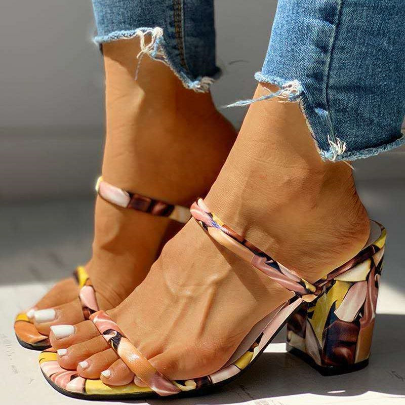 Summer Slippers Women Sandals Fashion High Heels Women Shoes Peed Toe Square Heels Breathable Bottom Causal Sandals