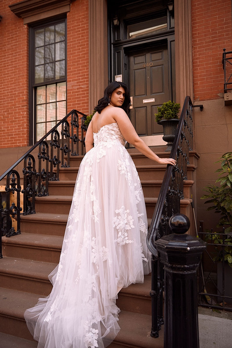 Plus Size Off the Shoulder Wedding Dresses Sweetheart Lace A-line Flowers Bridal Wedding Dress