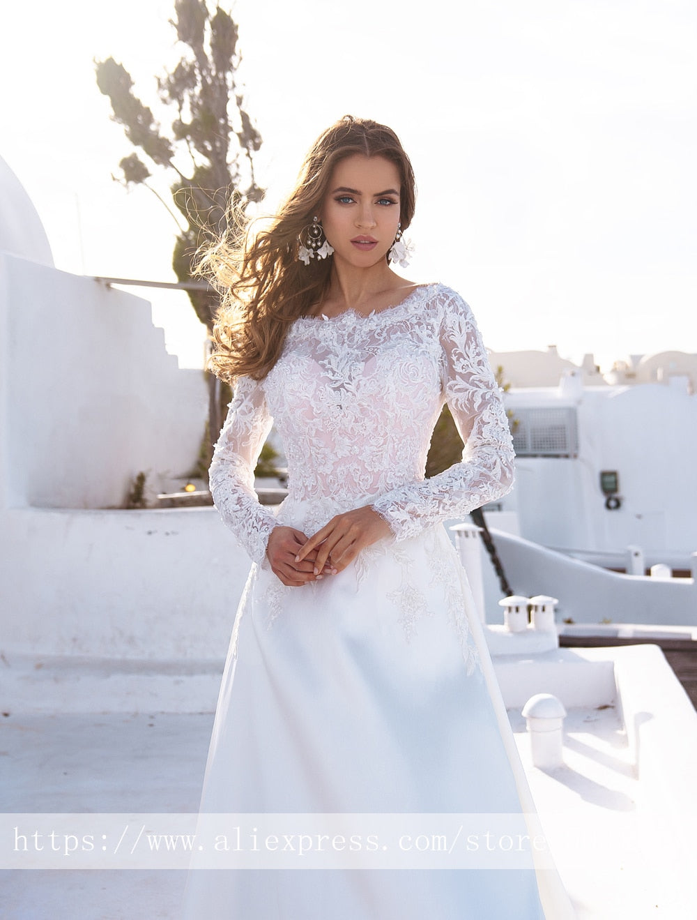 Satin Long Sleeves Wedding Dresses A Line Scoop Lace Appliques Bridal Wedding Gowns