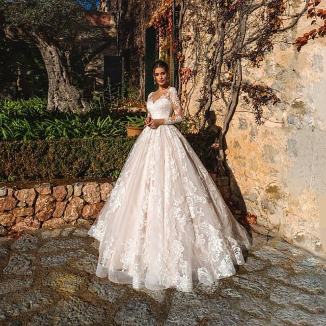 Superb High Quality Very Beautiful and Classy Luxury Pink A Line Wedding Dresses V neck Lace Appliques Illusion Long Sleeves Women Wedding Dress