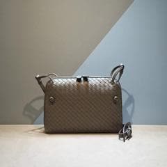 Woman Woven bag  square bag Sheepskin Small square bag Internal and external dermis The single shoulder bag Genuine leathe