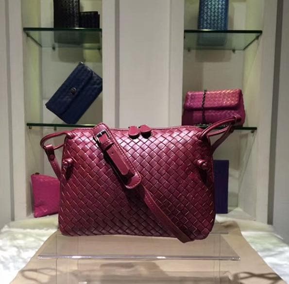 Woman Woven bag  square bag Sheepskin Small square bag Internal and external dermis The single shoulder bag Genuine leathe